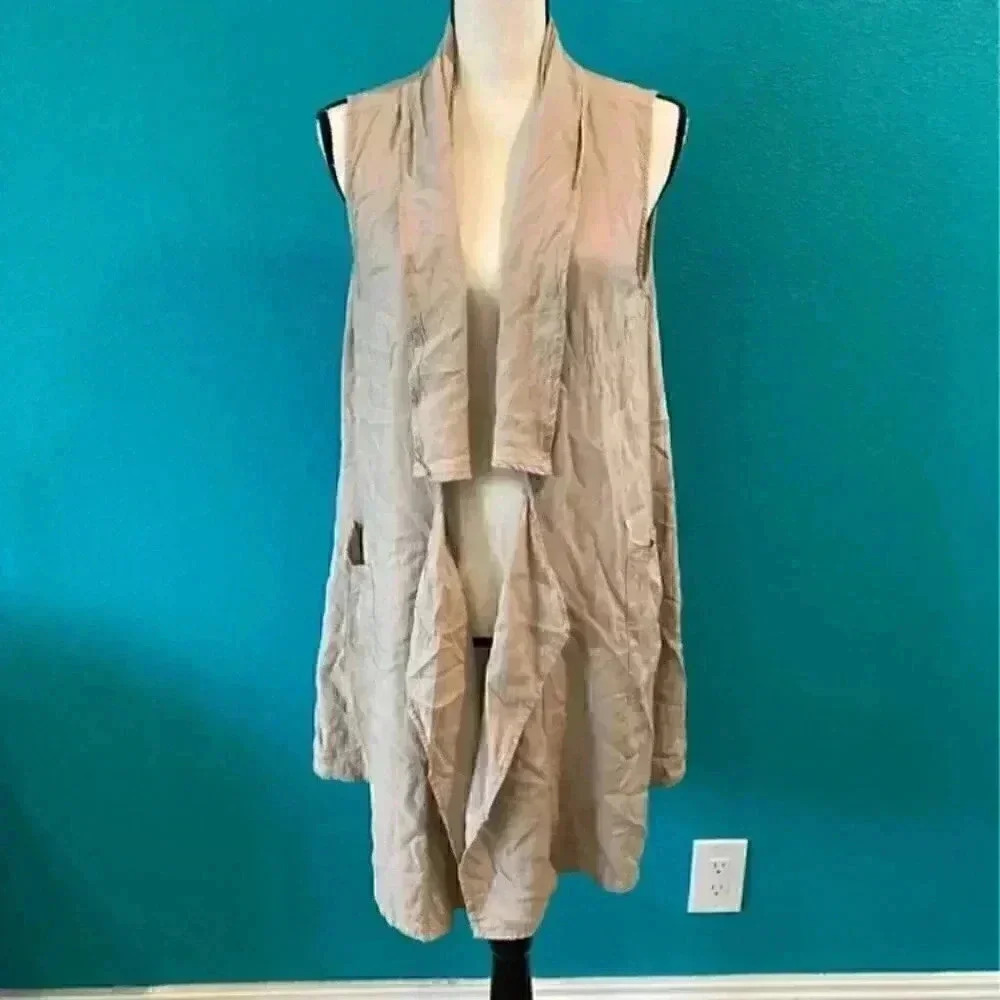 Miilla cardigan in size medium